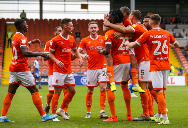 soi-keo-ca-cuoc-mien-phi-ngay-04-09-blackpool-vs-morecambe-ruot-duoi-ty-so-2