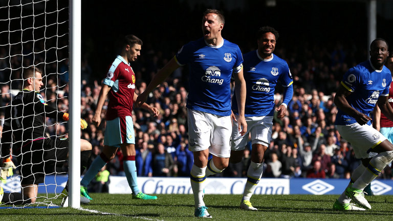 soi-keo-ca-cuoc-mien-phi-ngay-05-10-burnley-vs-everton-tu-tin-don-khach-0