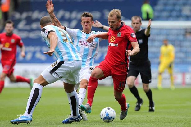 soi-keo-ca-cuoc-mien-phi-ngay-29-12-huddersfield-vs-blackburn-danh-roi-chien-thang-2